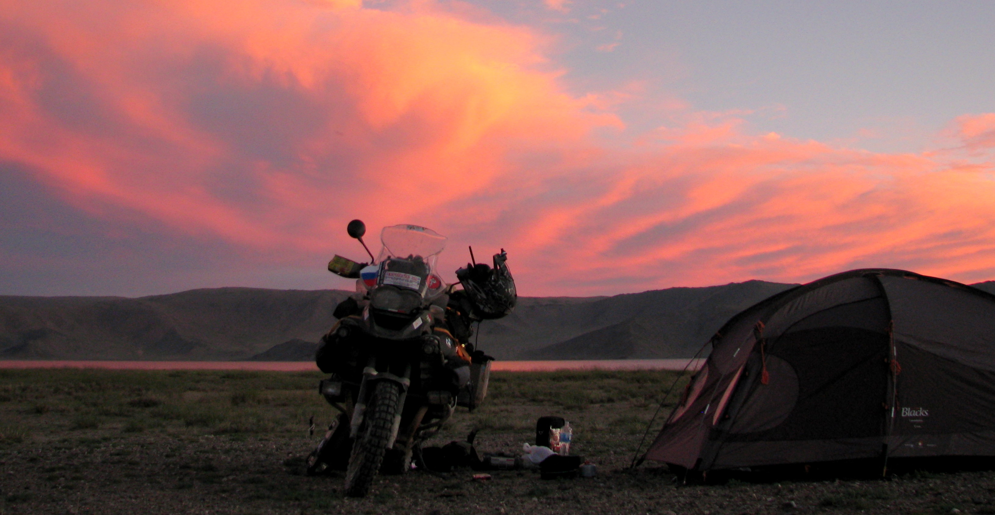 campo su tolbo nuur. mongolia.JPG